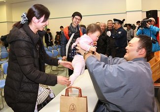 婦中で朝乃山トークショー　勝ち越しと２桁勝利目指す