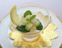 大根のヨーグルトムース／大根のコンポート