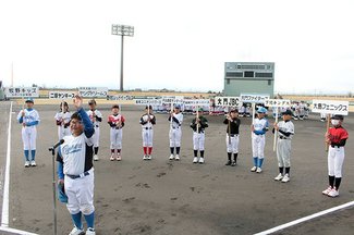 元気いっぱい白球追う　高岡で学童野球「富山ウエスタンリーグ」開幕、１０チーム競う