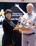 五輪金の野口みずきさんら寄贈