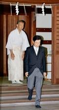 西村元経産相が靖国参拝