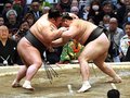 朝乃山、黒星スタート　大相撲春場所初日、貴景勝に敗れる