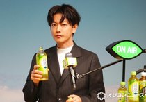 佐藤健、無茶ぶりに苦笑い「自分のトーク力のなさを痛感した」　「綾鷹」新ブランドアンバサダーに就任