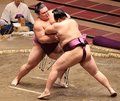 朝乃山、遠藤寄り切り２連勝　７月場所２日目