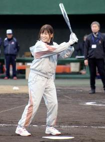 渋野がソフトボール大会で交流