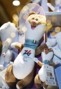 マスコット空輸間に合わず