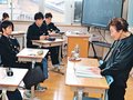 生徒が平和への思い新た　砺波・出町中で朗読会、戦争の恐ろしさ学ぶ