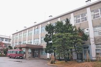 氷見高全国募集、生徒受け入れへ計画案　氷見市議会、市が生活支援整備