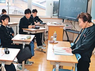 生徒が平和への思い新た　砺波・出町中で朗読会、戦争の恐ろしさ学ぶ