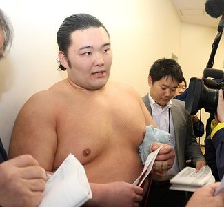 石橋、新十両昇進確実　朝日龍下し、幕下全勝優勝