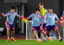 日本代表の守備的ＭＦ争い、激化