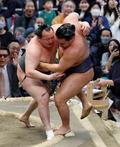 横綱豊昇龍２敗、千代翔が初金星