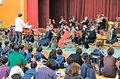 クリスマスメドレー楽しい　にいかわ総合支援学校（黒部）で魚津高吹奏楽部が演奏