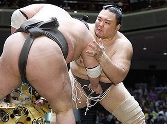 朝乃山３連勝 勝ち越し　大相撲夏場所１０日目