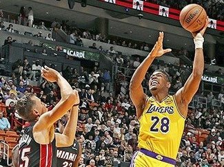 八村奮闘１４得点、３戦連続２桁