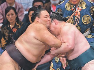 強い朝乃山 白星街道、好調の幕内力士を圧倒　大相撲九州場所７日目