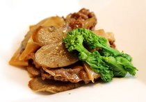 牛肉と新ゴボウの炒め煮　さんしょう風味