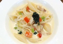 季節の野菜とパスタのおかずスープ