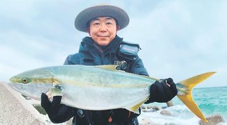 釣果はいけん<br />ブリ体長８６センチ　坂東毅宏さん（５６）富山市金泉寺