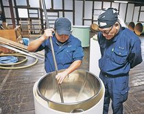 杜氏減少、継承が課題 「酒造り」ユネスコ無形遺産登録、人の手欠かせず育成模索