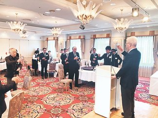 会員ら親睦深める　東海高岡会