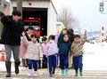 小学校入学前に横断歩道の渡り方学ぶ　高岡第一学園第五幼稚園児