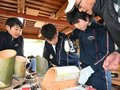 氷見の竹使い灯籠作り　地元の西の杜学園児童生徒、先人の知恵や生活学ぶ