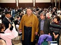 「悔しさを春場所にぶつける」　朝乃山が激励会で意気込み