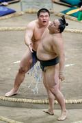 付け出し初土俵の行徳が勝ち越し
