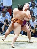 朝乃山、御嶽海に敗れ２勝５敗　名古屋場所７日目