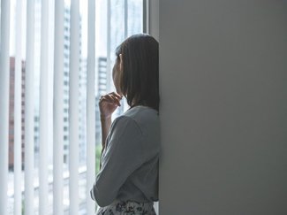 緊急避妊薬 処方箋不要の試験販売へ、ケア不十分になる恐れも