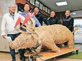わら牛作り「歴史後世に」　小矢部・埴生地区住民、火牛まつり終了で企画