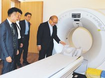 富士フイルム健診センターを視察　県インド経済訪問団