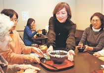 最後の年越しそば 大みそか７０年の味に幕　富山市元町の「そば処　大庵」、母娘二人三脚で切り盛り