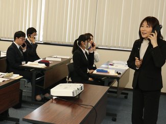 まずは基本的な応対に慣れて【職場の電話が苦手な若者たち（下）】