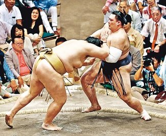 朝乃山連敗で星五分　千秋楽で勝ち越し誓う　夏場所14日目