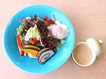 サラダうどん　ゴマドレッシング