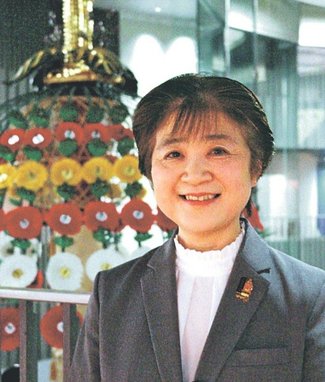 カラフル<br />高岡御車山会館説明員・浦田順子さん