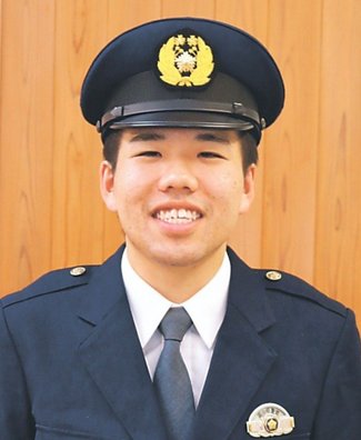 カラフル<br />氷見署巡査・石崎裕也さん