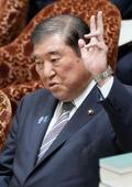 首相、不記載「事実ない」