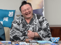 こんな朝乃山、見たことない！　大相撲公式YouTubeが面白い
