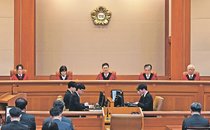 尹大統領罷免　民主主義に深い傷痕、韓国社会の分断極まる