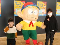 怪物くんとパチリ　氷見市芸術文化館で藤子（Ａ）さんの作品上映会、親子２７０人楽しむ