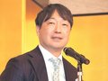 伊与原さん（元富山大助教）「帆を広げ前に進む」　直木賞贈呈式で決意