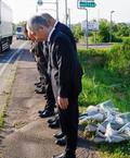 再発防止誓い現場に献花