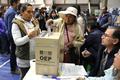 ボリビア大統領選の投票始まる