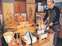 高岡山町筋に天神様ずらり　１７、１８日に住宅・商店で展示