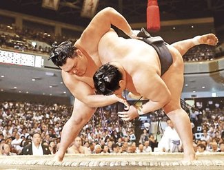 朝乃山、豪栄道を上手投げ　秋場所６日目