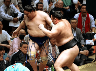 朝乃山７連勝、勝ち越し王手　大相撲夏場所７日目