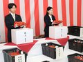 球根4500個、皇室へ 県産チューリップ、砺波で献上品箱詰め
